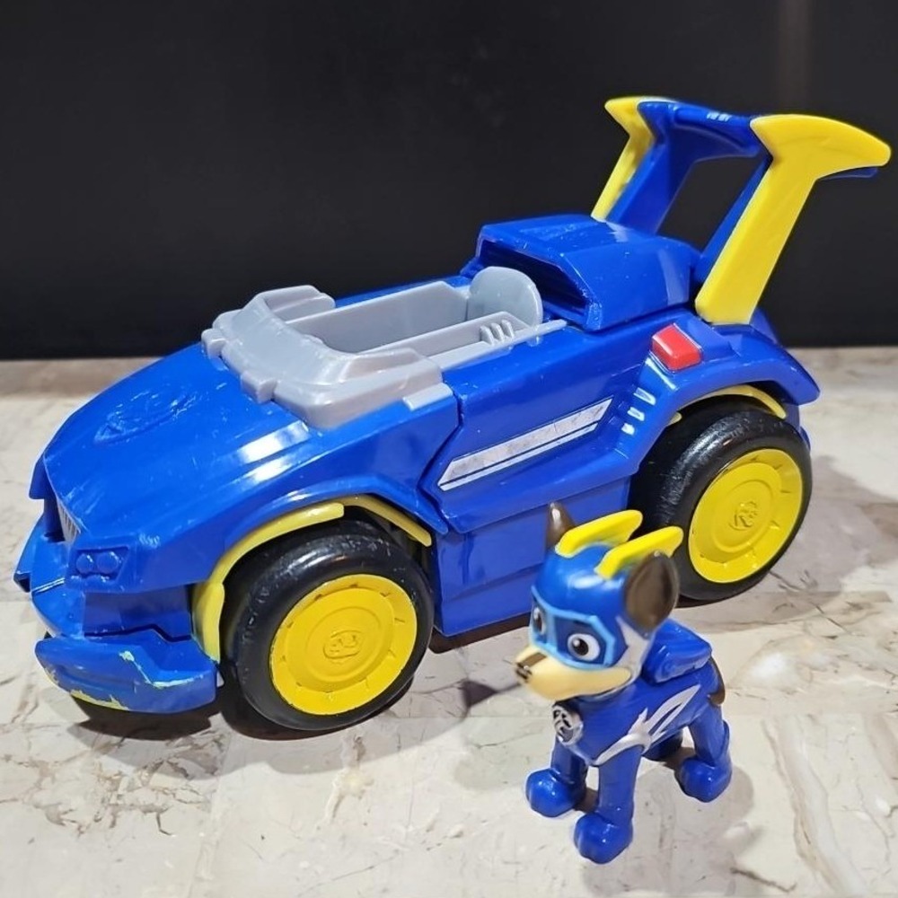 Paw Patrol Chase Mighty Pups Super PAWs Deluxe Transforming Vehicle and‎ Figure